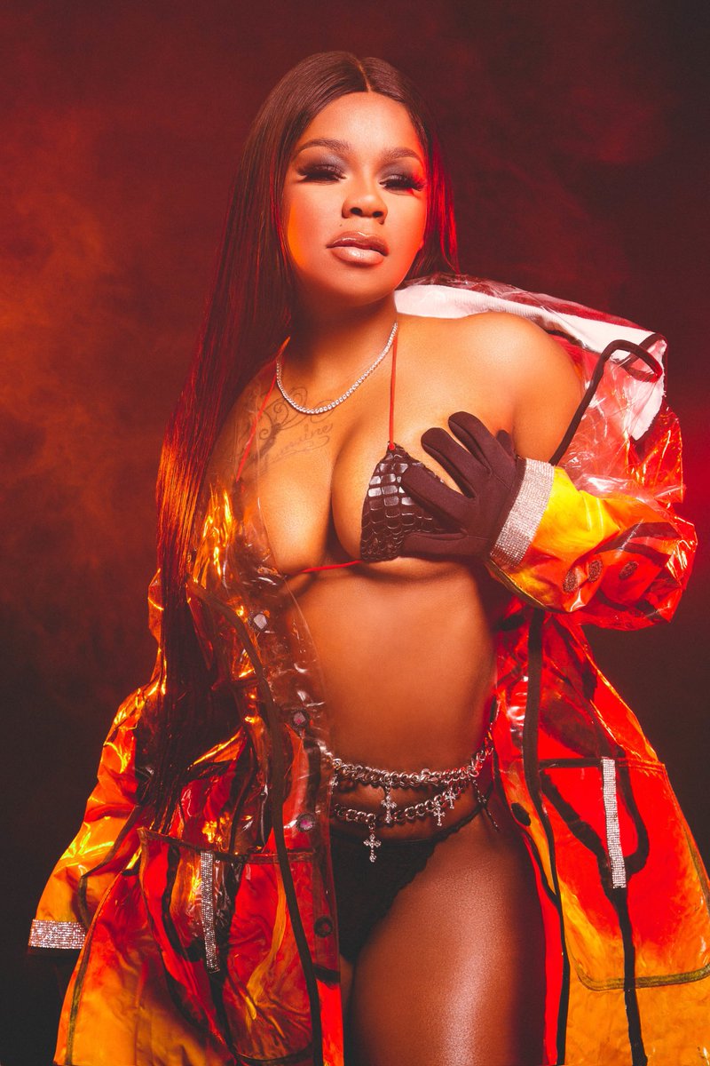 sukihanagoat's tweet photo. And then came #Sukihana, a rising star from the projects known  for fucking drug dealers and teaching women how to suck dick and sell food stamps in her music https://t.co/3uobyRXpHp