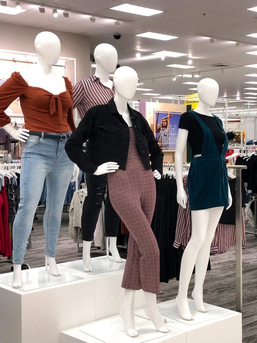TargetJonathan's tweet image. When your A&amp;amp;A team does such a great job updating mannequins to spring looks. #TargetStyle #Stylish #MightyMedford #SpringRefresh