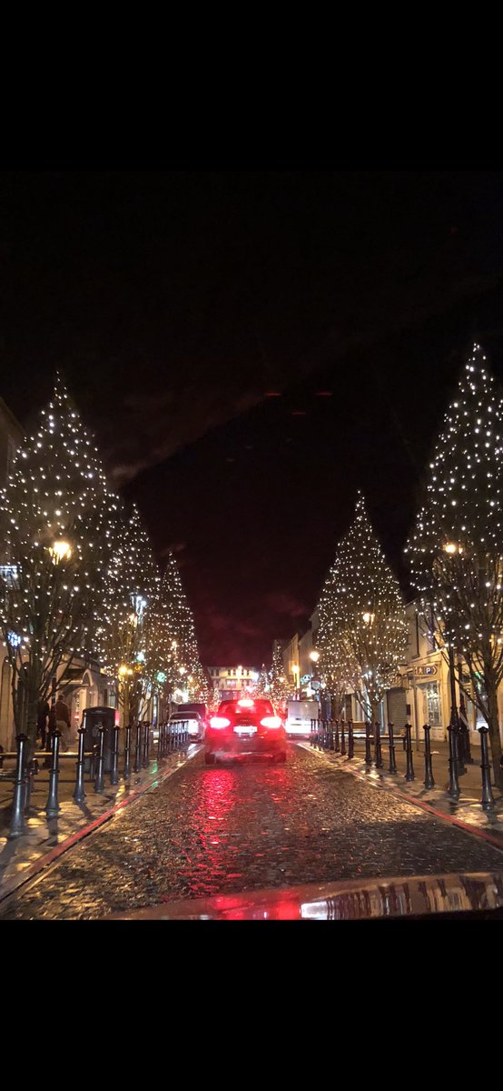 #kensingtonhighst London v #pearsestreetballina. Hard to beat the bright lights of Pearse st Ballina #comayo #waw #ireland @MayoDotIE @MayoNorth @AllThingsMayo @Irelandwest @WAWHour