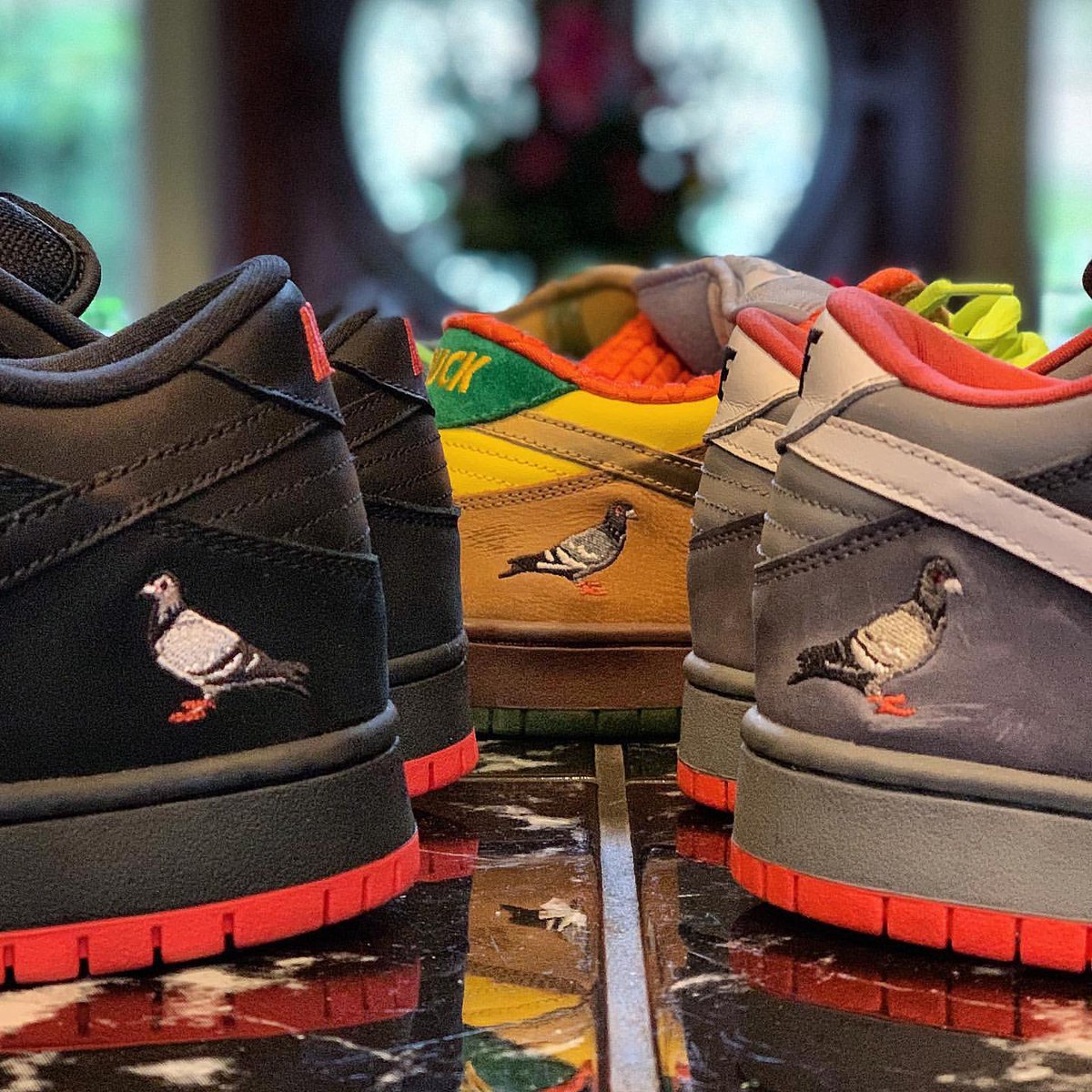 ComplexSneakers's tweet photo. Happy #NationalBirdDay
📸: the_perfect_pair (IG) https://t.co/J4lW6D5Tjh