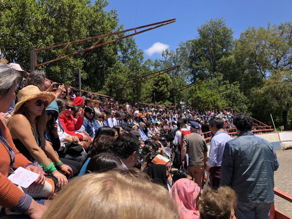 Que impresionante cuando uno deja de lado sus roles y prejucios, y se abre a escuchar al otro. Ahí comienza el nuevo Chile, donde desde la colaboración generamos un nuevo país! #UneteAlDialogo #3xi <a href="/balloonlatam/">Balloon Latam</a> <a href="/labgobcl/">Laboratorio de Gobierno</a>