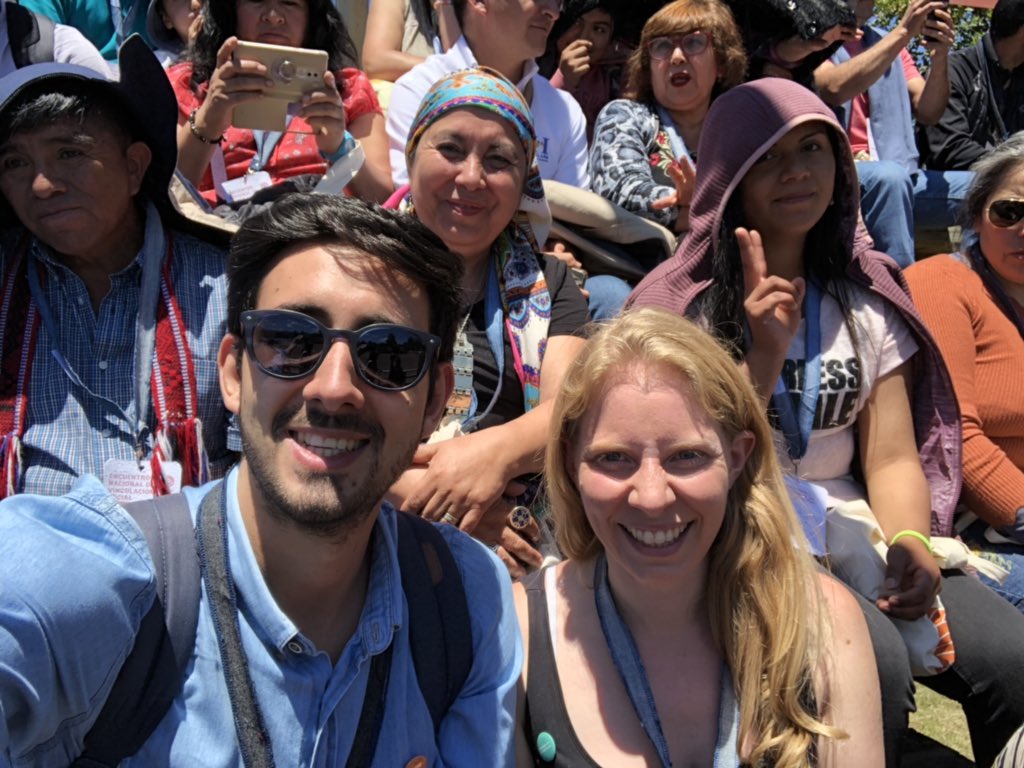 romanyosif's tweet photo. Que impresionante cuando uno deja de lado sus roles y prejucios, y se abre a escuchar al otro. Ahí comienza el nuevo Chile, donde desde la colaboración generamos un nuevo país! #UneteAlDialogo #3xi @balloonlatam @labgobcl https://t.co/RRBzEMH6cW