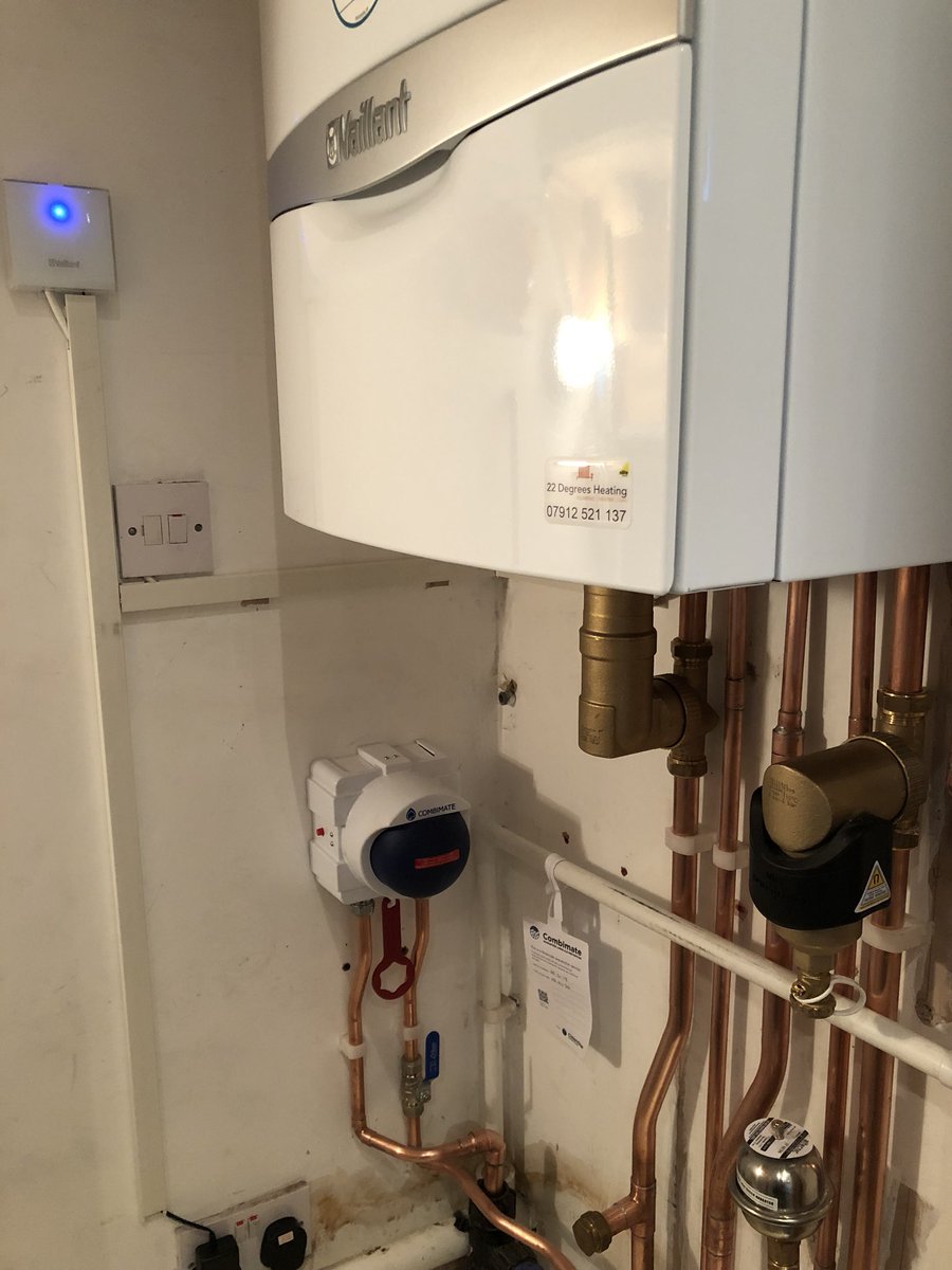 First install of the year down. A mighty <a href="/vaillantuk/">Vaillant UK</a> ecoTEC Plus 835 with a vSMART and the usual double <a href="/SpirotechUK/">Spirotech</a> protection and a combimate thrown in for good measure. #10YearWarranty #vaillant #ADVANCE