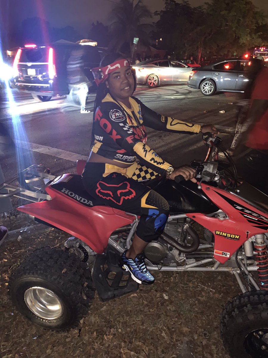 FlyGirl_Tave's tweet photo. Rider Baby Bike Life Or No Life π #Xmas2k18 #LLJAMAR #LLJOHN #LLHRELL #LLDALE https://t.co/ahSoIMcK6W
