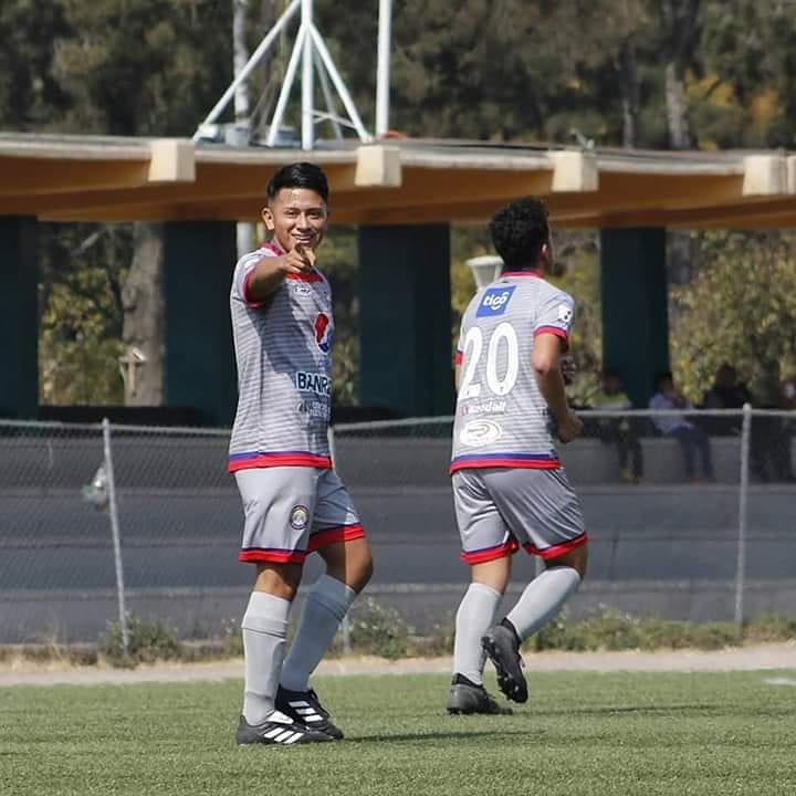 Xelaju_Oficial's tweet photo. #GiraMexico 🔵⚪🔴🏟⚽🐐
SUB 20
Triunfo de nuestros juveniles en México, al imponerse 5 a 1 al JFS Jardon en el Centro Deportivo Leandro Valle. Los goles de Xelajú MC fueron obra de William Cardoza, Marconi Estrada, Junior Alvarado e Iker Rodas, en dos ocasiones. https://t.co/NDCtapAcNZ