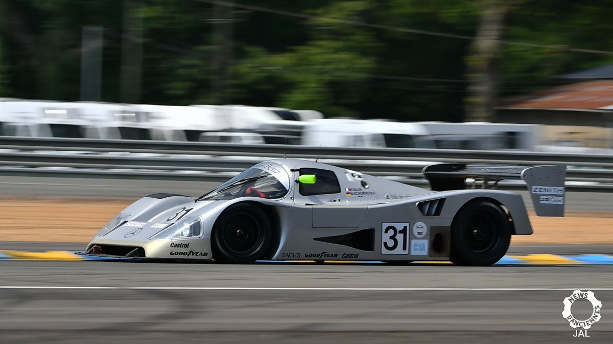 NewsdAnciennes's tweet photo. Cette belle et rapide Mercedes Sauber a été une des animatrices du Groupe C au Mans Classic. Un événement à revivre en détail ici : https://t.co/t6hpflqAr3 #LeMansClassic #LMC #LMC2018 #RacingCar #Mercedes #Sauber #GroupC #LeMansCar #ClassicCar #MoteuràSouvenirs https://t.co/fKZN0nuZBO