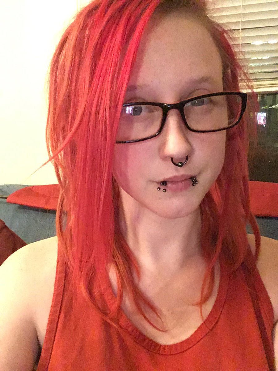 BratAlpha's tweet photo. What piggy is helping me get a new phone, 50$. 
$carsonxmarie https://t.co/jB2bepGKVk