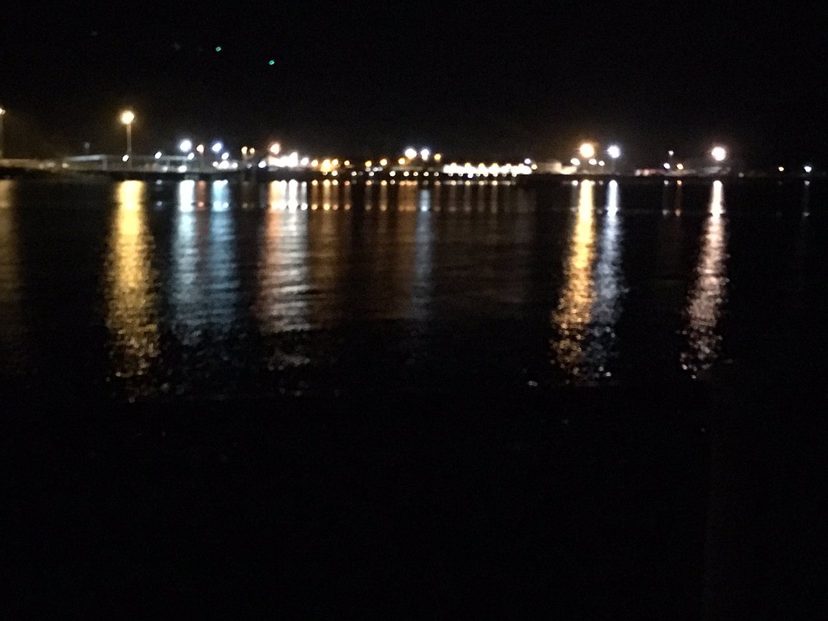 2Seance's tweet photo. Bright lights of Goodwick. 

#paranormal #hunting #ghosts https://t.co/dqLz2DLuNz