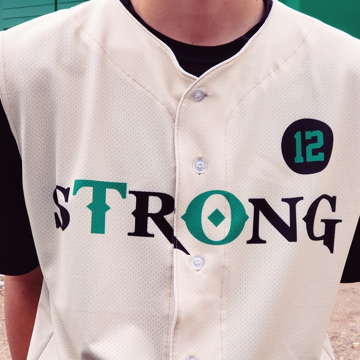 Thousand Oaks High School varsity baseball debut uniform honoring our recent tragedies. #BorderlineStrong #woolseyfire #tostrong @tohsbaseball