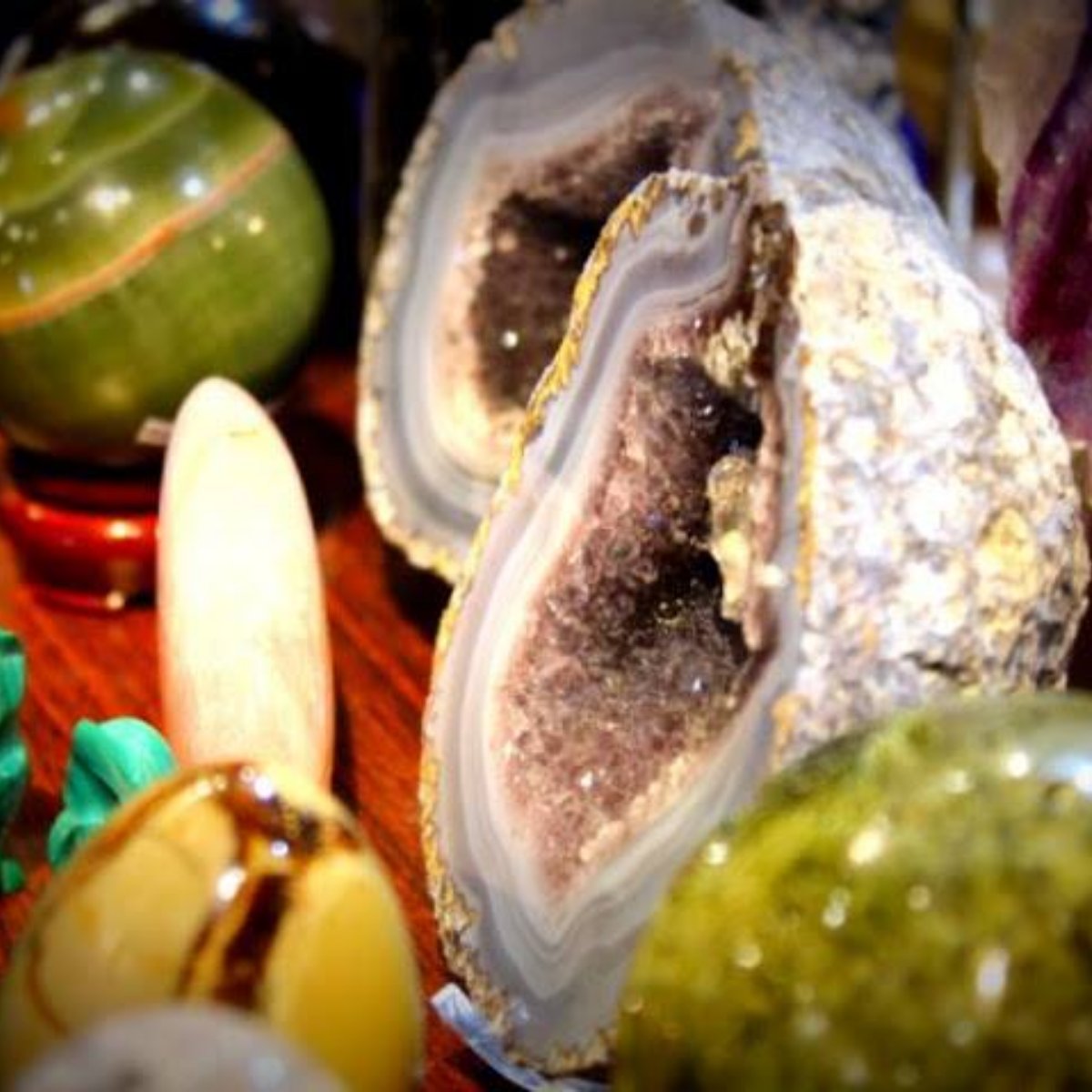 VillageRocks's tweet photo. Do you have a favorite rock? We'd love to see some pictures! https://t.co/dWNRcAf5ak