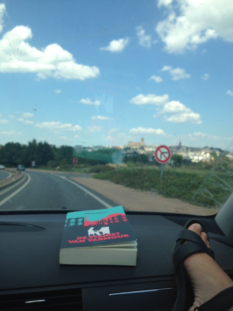 V3arbara's tweet photo. 'The Pianist Of Yarmouk' a deeply moving (true)story of a man and his family's struggle to survive the war in Syria through the love for &amp; magic of music. Bittersweet memories of Syrian Palestinian musician Aeham Ahmad @1988_Aeham #MustRead #humanity https://t.co/KDRk3A0jO2