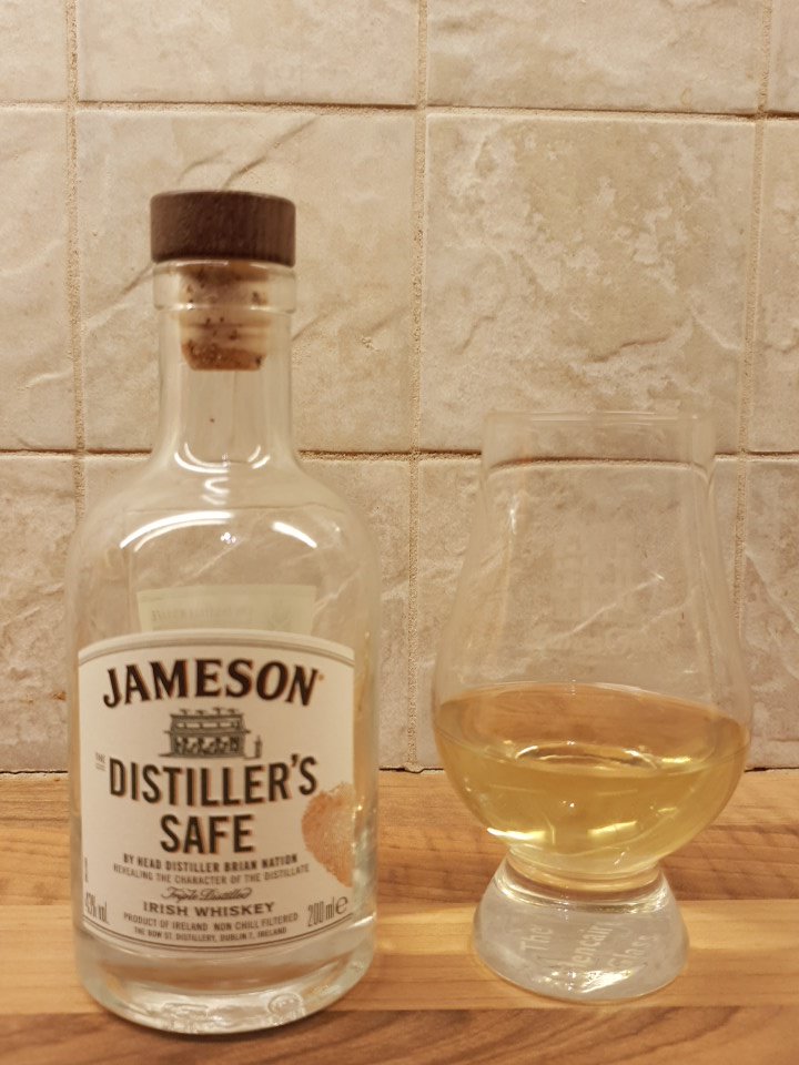 cb_phil's tweet photo. @whiskeytalk2U @phbrew @DingleWhiskey @beardydave81 @TheIrishWino @thatsdramgood @daveswhiskey @StewieQ @craig1scotty @Marc_Whiskey @RealBMaxwell @whiskeyfinesse For my 1st #Saturdaynightsip is @JamesonIreland @jamesonwhiskey Distillers safe
No #whiskeytree for me as decorations came down on the 1st https://t.co/lRoJ1LMMoS
