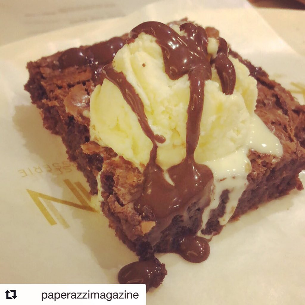 TheKitchenLHR's tweet photo. The Amazing Nutella Brownie :) https://t.co/VYTQq3o4dy