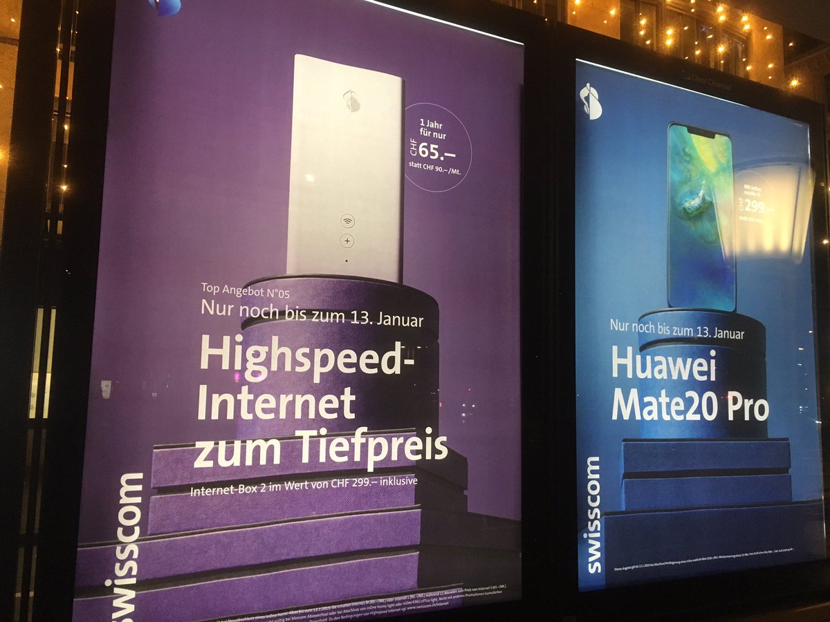 manuelavogt_'s tweet photo. Der Moment, wenn man interessiert vor einem Plakat für Nagellack stehen bleibt und merkt, dass es um Internet geht. #whatyouseeisnotwhatyouget #Swisscom #DochKeineLilaFingernägel https://t.co/k0vd9NhwGj