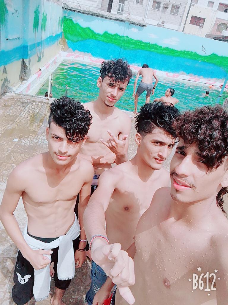 Aboud12300's tweet photo. انا وصدقائي في مسبح عدن كريتر https://t.co/ZCWRdsZaG5