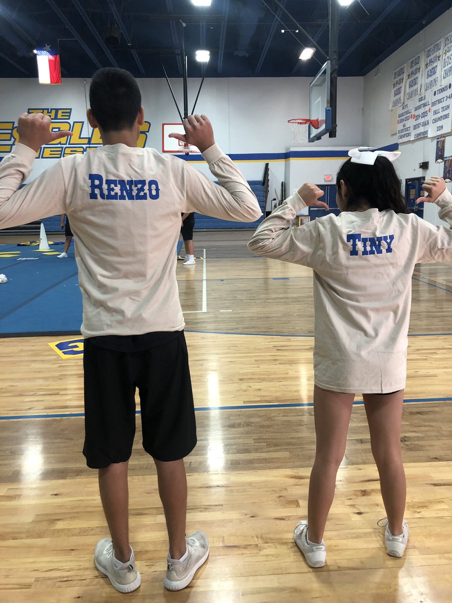 charro1130's tweet photo. San Eli Cheer got competition shirts and had a practice to get ready for the UIL Competition. #sehsthebest #cheerlife #DiginMAS18 https://t.co/YGciXtRUwP