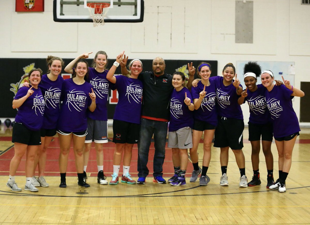 Thank you to everyone who played and assisted in this event in honor Nancy Kelly! Always in your hearts ♥️ 🏀 Team purple with the victory!