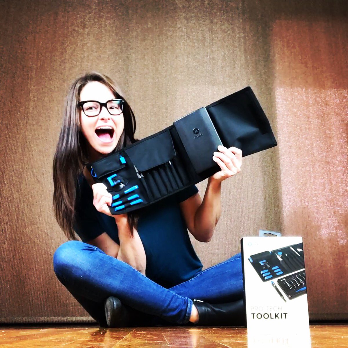 jessica_kirsh's tweet photo. Thanks @ifixit! This #ProTechToolkit will be a game changer for my freelance repair business! π
-
Happy #Fix Year to all the #fixers out there! π₯³
-
#BlueandBlack #giveaway #ifixit #ifixittools #repairtechnician #techrepair #fixmas #repairtools #toolkit #protoolkit https://t.co/pcXEdjgD2U