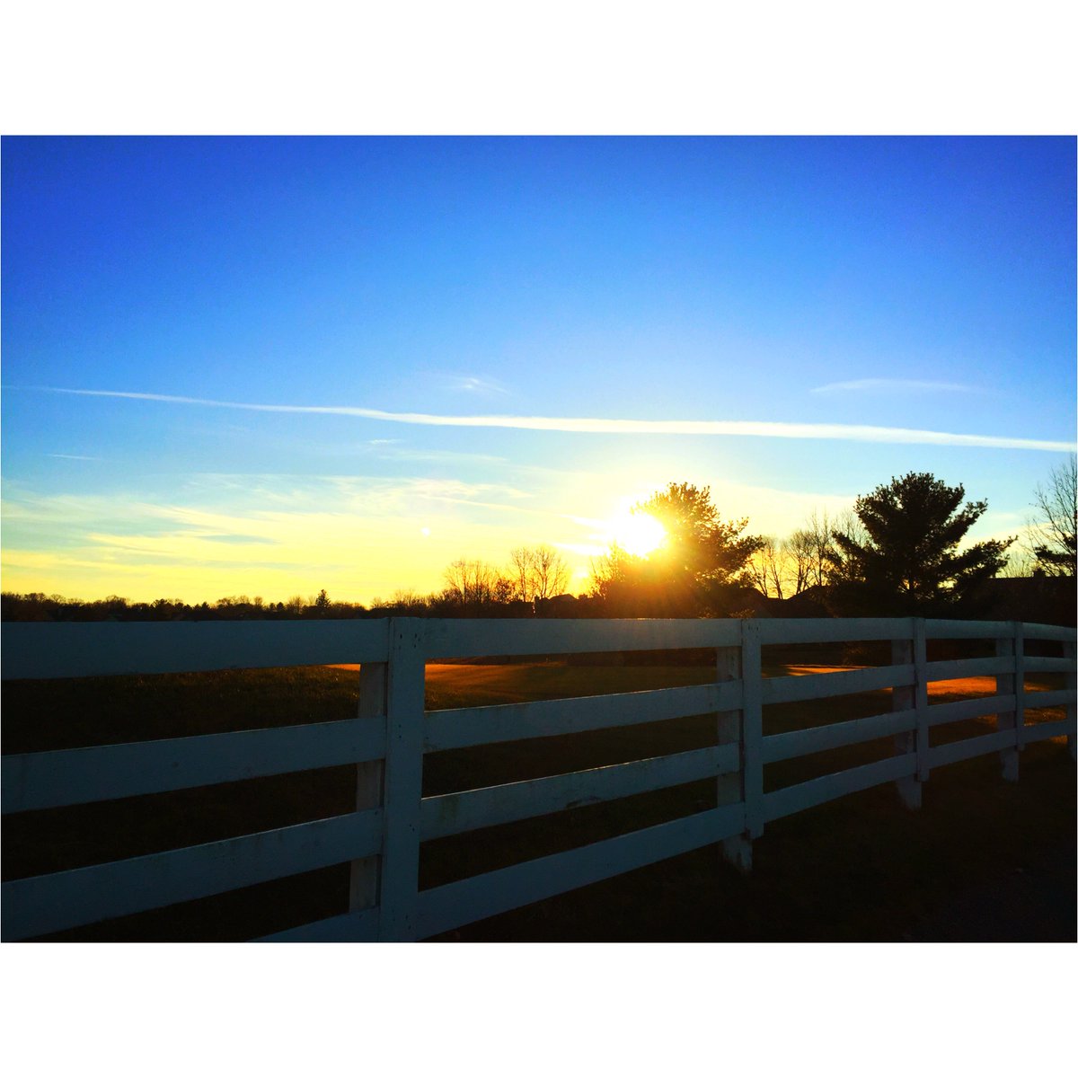 VandiEnzor's tweet image. Indiana sunset #indiana #visithamiltoncounty #sunset