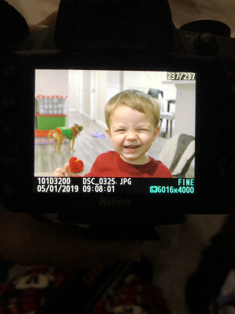 LexisNicole13's tweet photo. Lately my child has been hating pictures but today I said “smile bubs” and he gave me this huge cheesy smile. #myheart #sopresh https://t.co/TrTuQLVmBd