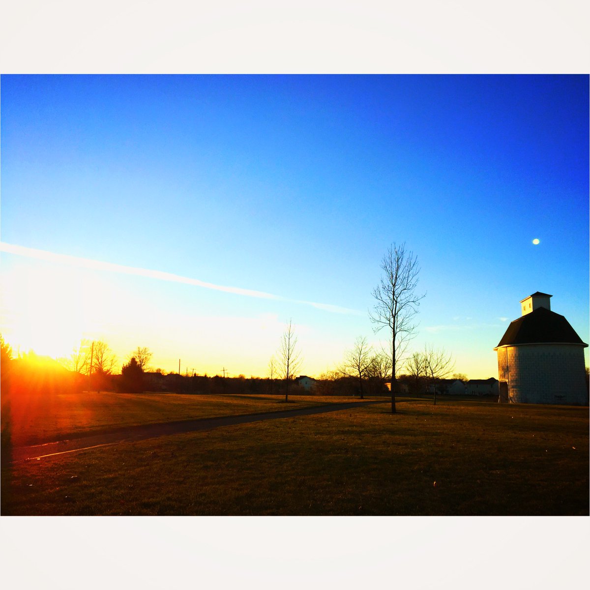 VandiEnzor's tweet image. #indiana #sunset #visithamiltoncounty