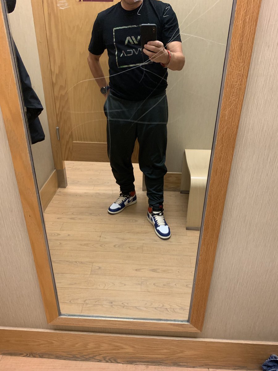 mjfwy's tweet photo. @NikeLA @RVCA Yes I neglected to say I was walking out the door to get some new gear ... but still gonna rep #VA #RVCA @bjpenndotcom @PatTenore 👊🏽🤙🏽#FreeNoseJobs #ParilloBoxing #JasonParillo #LiveAloha Happy 2019 FAM! Wish ALL a Prosperous & Unreal Year for my peeps, FAM, MY KIDS https://t.co/WdYOZJM34U