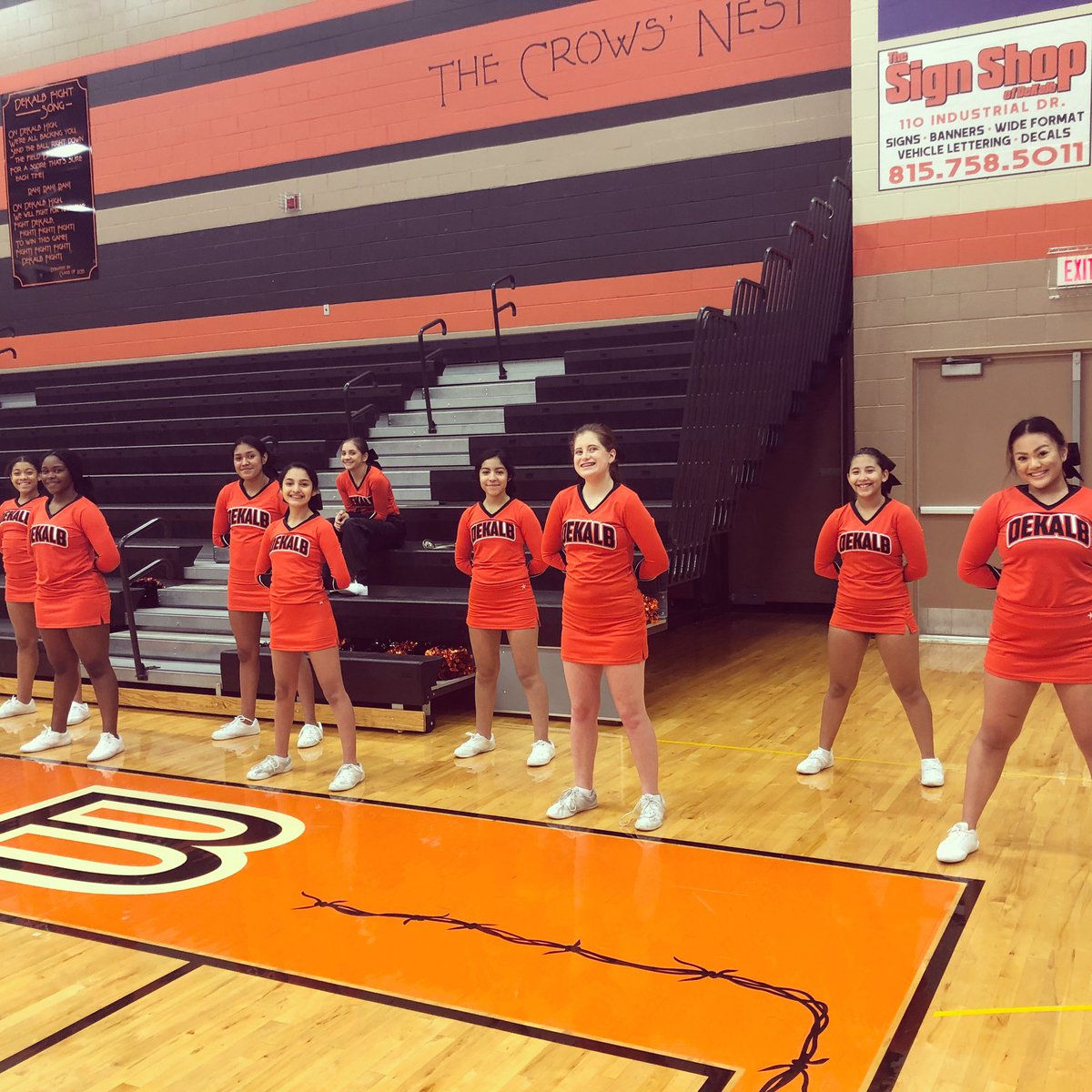 DeKalb_Cheer's tweet image. Go Barbs! 🧡🖤