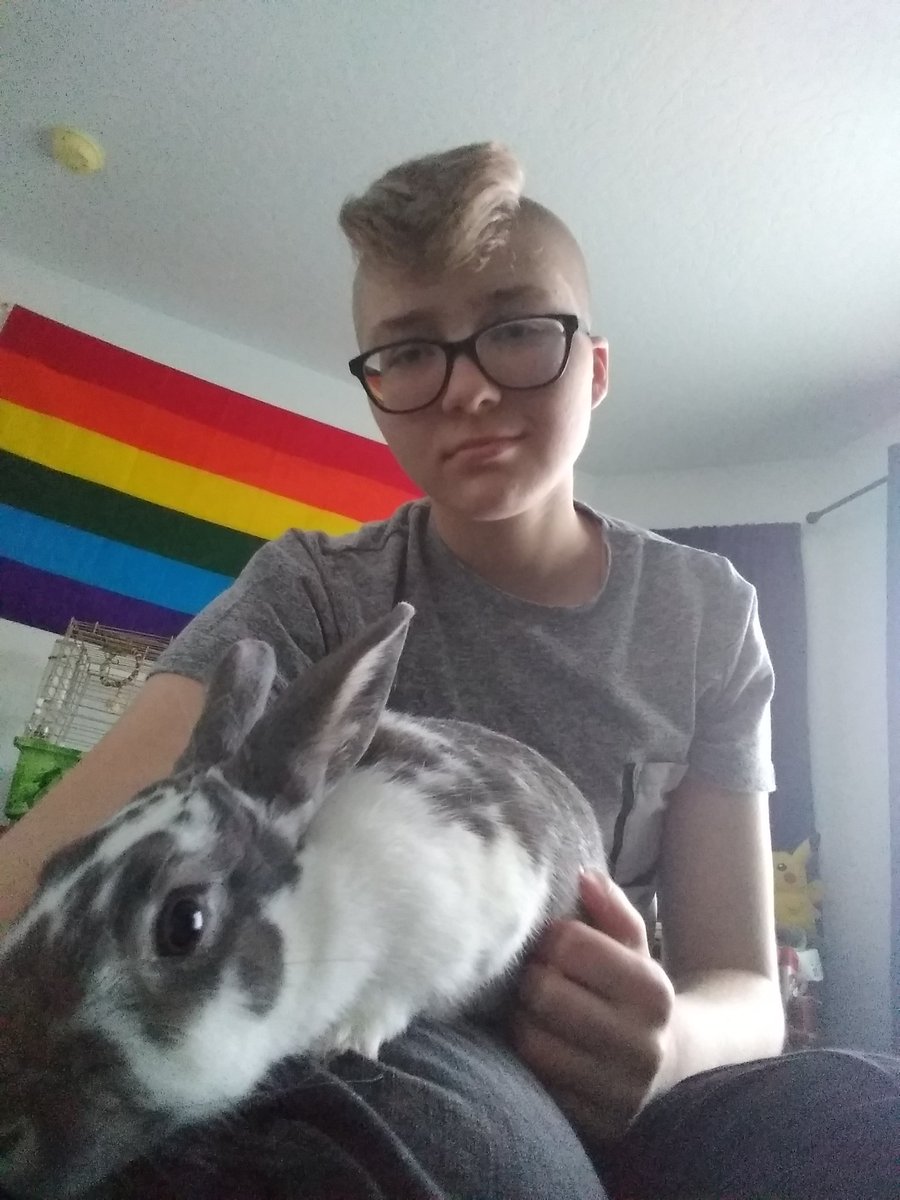 AngelofVoid's tweet photo. #translooklikethis (he/they) 
FUCK gender roles and FUCK toxic masculinity https://t.co/XkJD9K72z6