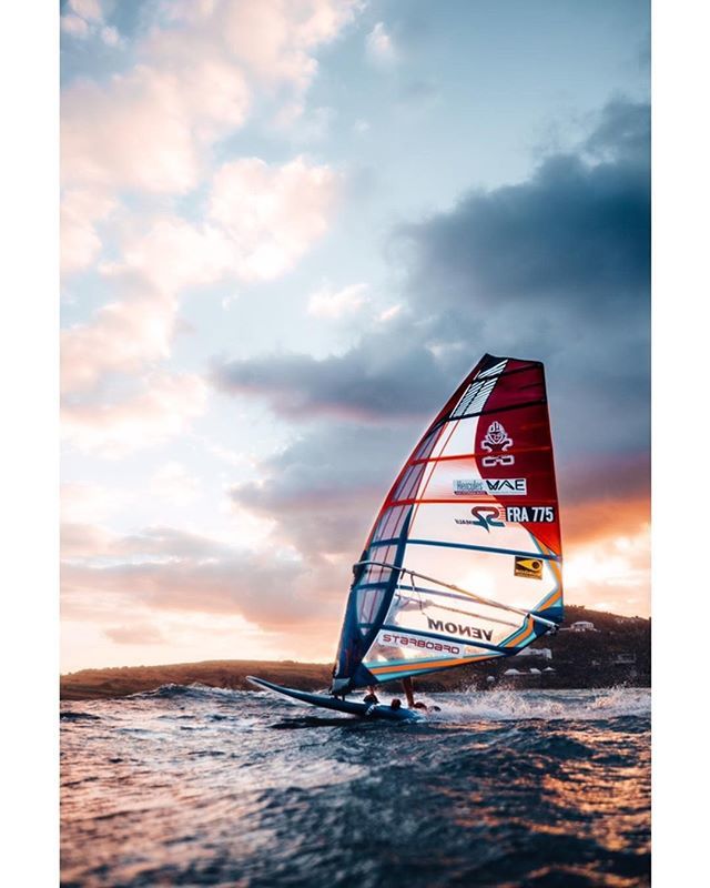 pwaworldtour's tweet photo. 3-Time Slalom World Champion @cousindelphine cruising into New Year... Do you think anyone can stop the 27-year-old from claiming a 4th world title next season? If so, who?
#windsurf #windsurfing #slalom #racing #sunrise #cruising #stbarth #caribb… https://t.co/U08ljdEpdJ https://t.co/xME4boI46a
