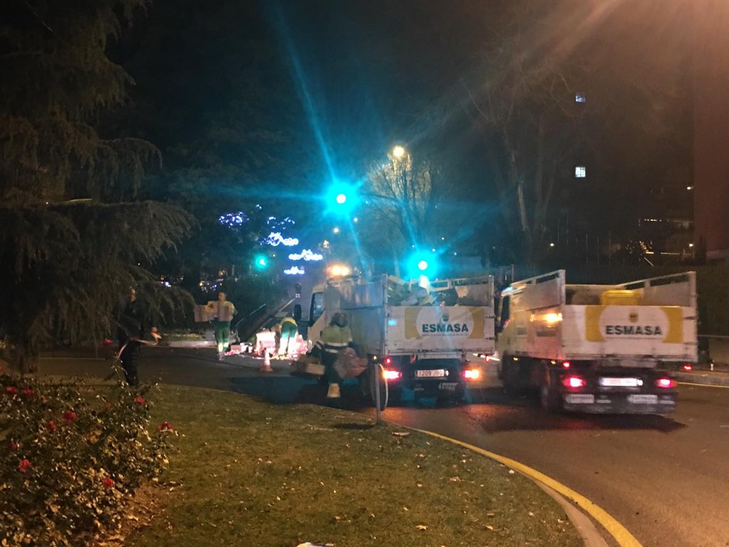 Un gran día de Cabalgata  de Reyes 2019 #Alcorcón trabajando para los nuestros conciudadanos #AlcorcónLimpio en colaboración con <a href="/PoliciaAlcorcon/">Policía Municipal de Alcorcón</a> <a href="/alcorconbombero/">Bomberos de Alcorcón</a> <a href="/PCivil_Alcorcon/">Protección Civil de Alcorcón</a> <a href="/AytoAlcorcon/">Ayuntamiento de Alcorcón</a> <a href="/AlcorconMejora/">Conc. Mantenimiento</a>