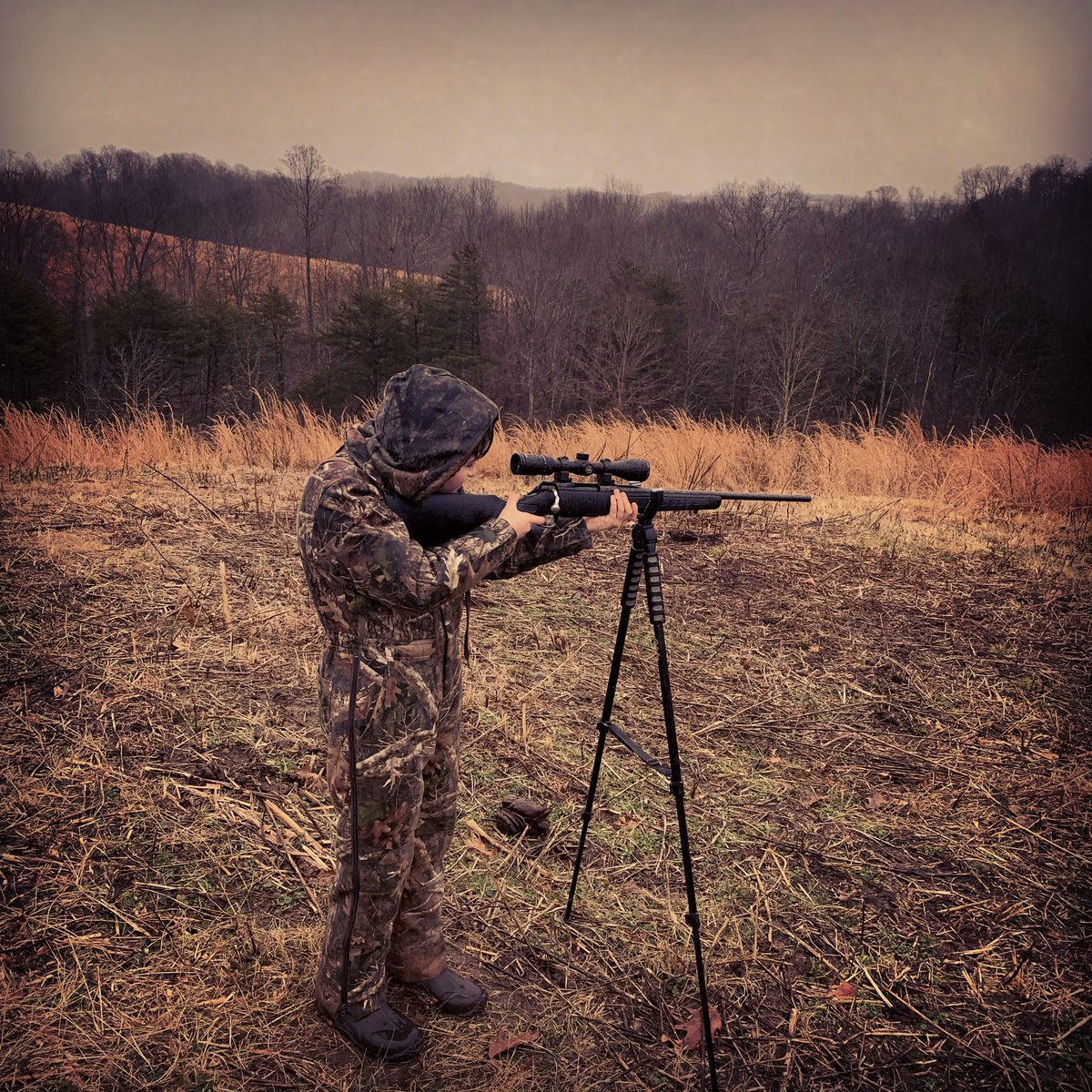 KTYLER31's tweet photo. Send it son! Coyote beware he’s got it dialed it! @apptrophytv #sendit #coyote #22-250 #varmageddon #startemyoung #guns https://t.co/Z9byfij1Bx