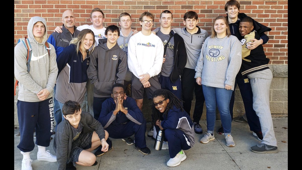 Good day for the Varsity Cougars!!! Team went 4-1 improving to 32-5 on the season. Next up...area duals.
