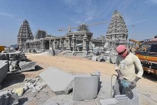 MohdMuzzammilK's tweet photo. #Yadagirigutta
Making a #temple out of a mountain
@TelanganaCMO #KCR is building temple of #LakshmiNarasimhaSwamy
#Telangana govt allocated ₹250cr for the temple in the #currentbudget, ₹100cr in the last two budgets sum total #₹450crore
https://t.co/iab3KZ2e2O
@KumariRukshmani https://t.co/s2l6wjJvc5