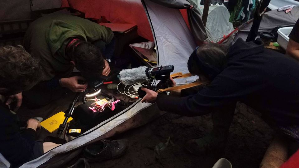 tobiaspolicha's tweet photo. Me being filmed while photographing a potentially new species of #Brachonidium (#Orchidaceae) in the #botanylab at our remote base camp in #reservaloscedros #Ecuador with @richerthangold !!! #newtoscience #biodiversidad Photo credit: @queendom_fungi https://t.co/vfl1F2Zpe1
