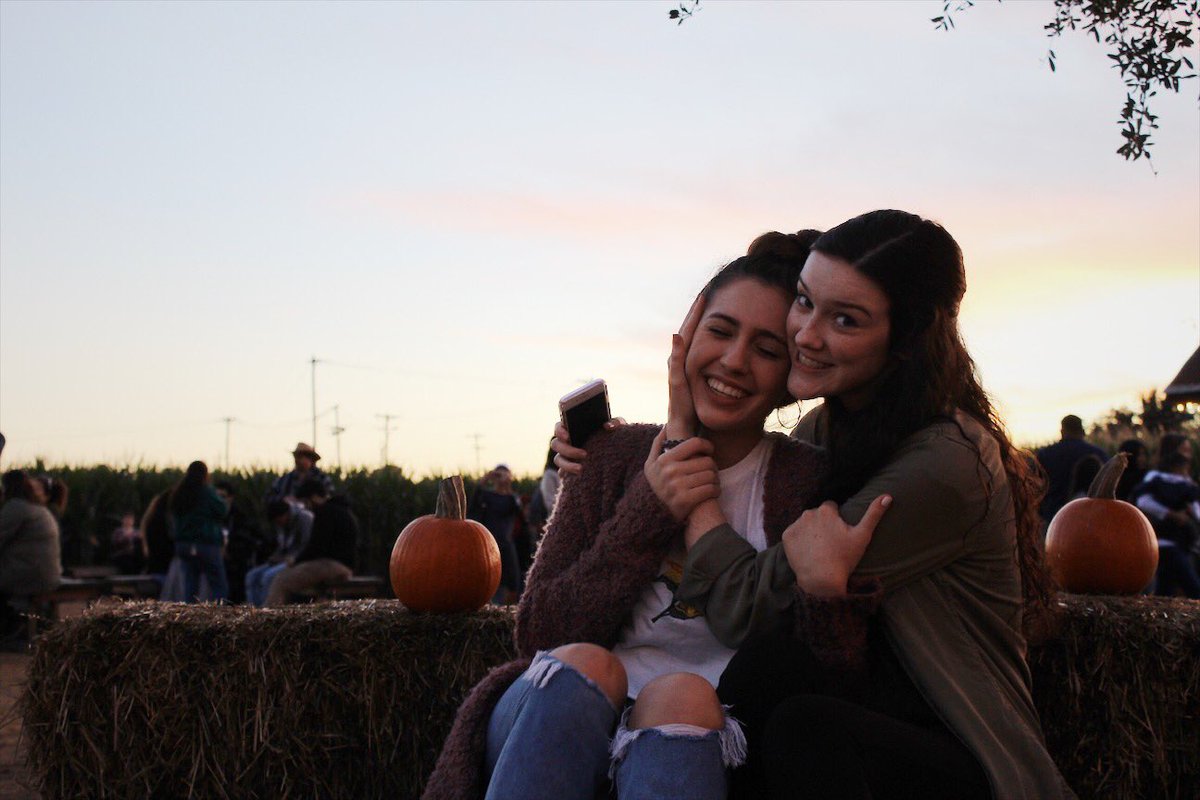 EmmaLazzara's tweet photo. HAPPY BIRTHDAY TO THE BEST BIG EVER !!!!!!!!! I HAVE LOVED BEING YOUR LITTLE FOR TWO YEARS AND PERFORMING WITH YOU!! I LOVE YOU SO MUCHHHHH HAVE AN AMAZING DAY @kmacfeighner 💗💗 https://t.co/ILxtUVyIem