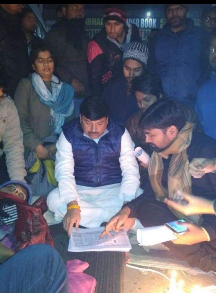 Foxical_G's tweet image. हिंदी छात्रों  का सातवीं दिन के सत्याग्रह जारी है लेकिन बीजेपी सरकार के किसी नेता ने अभी तक छात्रों से मिलने नहीं आये। #saveShikha #supportcsatvictims @ManojTiwariMP @M_Lekhi @narendramodi @myogiadityanath @rajnathsingh @nitin_gadkari @ShatruganSinha