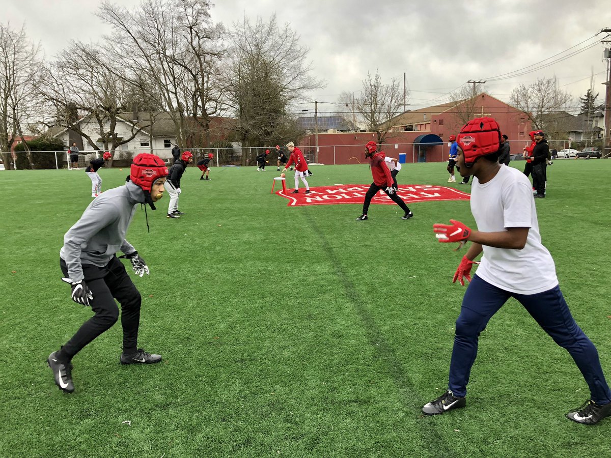 ProBaller7v7's tweet photo. Our Pro Baller 7v7 Team had another awesome practice today. I’m excited to get young men put in work this upcoming 7on7 season. These young men competed at high level again today.
#Blessed
#BodyAmor
#Train2Lead
#ProBaller7v7
#UnderAmour
#ProBallerFitness
#OutsideTheGames https://t.co/M3GPMIzAG2