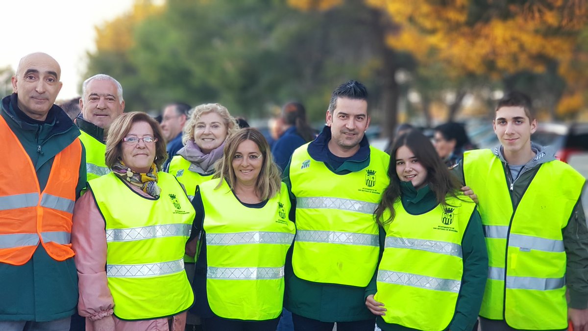 FallaNieva's tweet photo. Que bien lo hemos pasado! Arriba la Falla Olmos Nieva! 👏👏
#FallaOlmosNieva #HacemosFalla #CabalgataReyesSAB2018 https://t.co/syF6OCJwqV