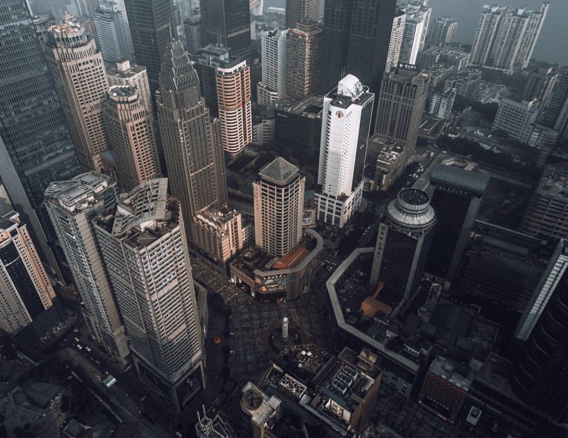 Better contrast of Chongqing downtown around Liberation Monument: 1981, 1999, 2015, 2018Last photo by Chongqing photographer Zhu Wenqiao (Instagram: wenqiao.z)