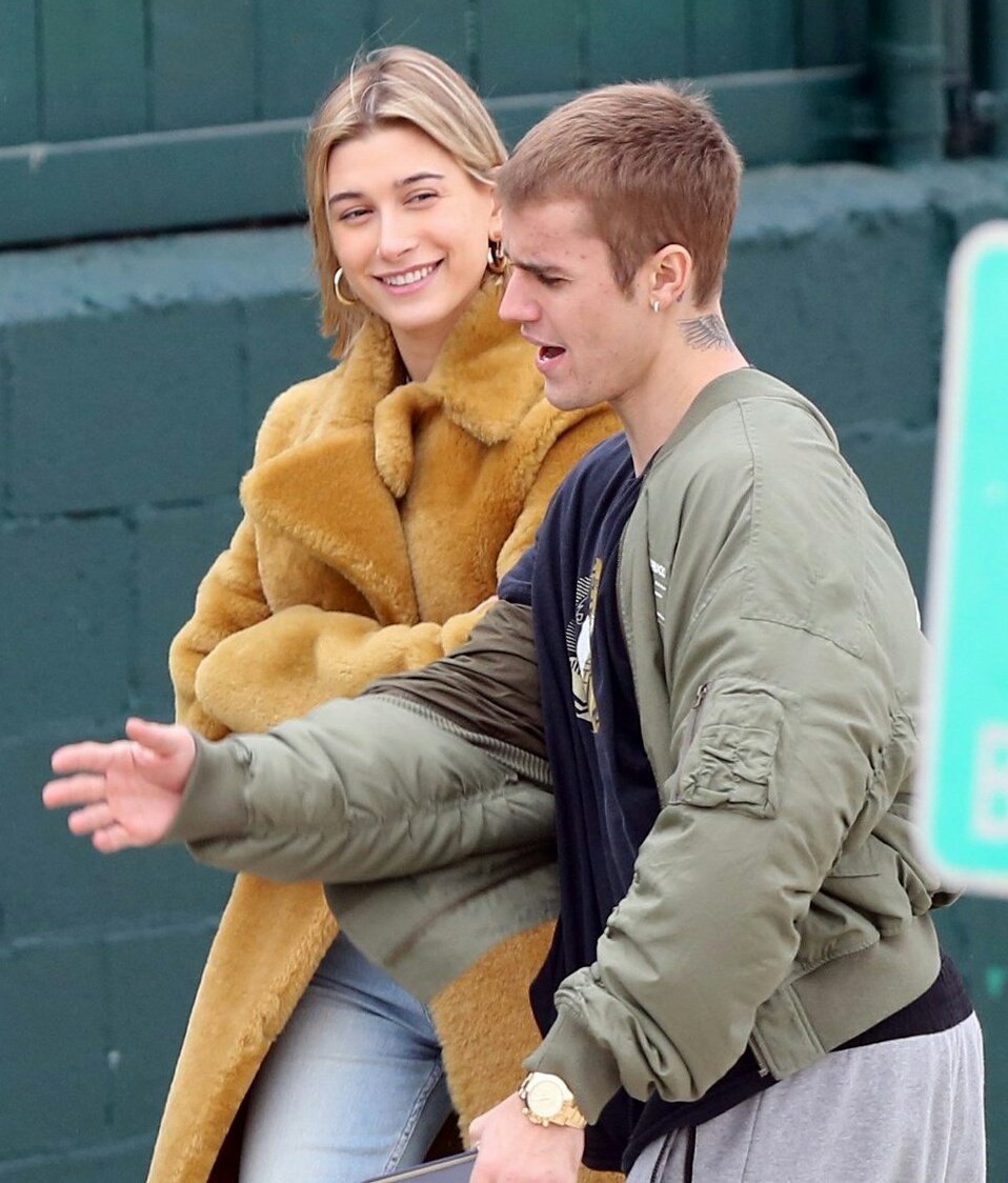 essa garota ama muito ele quando eu falo vcs acham que é exagero