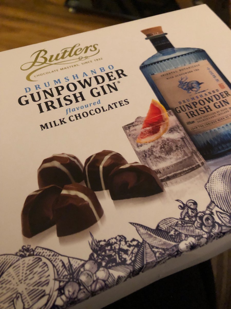 Dunno who gave me these, but I think I love you.. #chocolate #gin #shiraz #DryJanuaryMyArse #stillchristmas