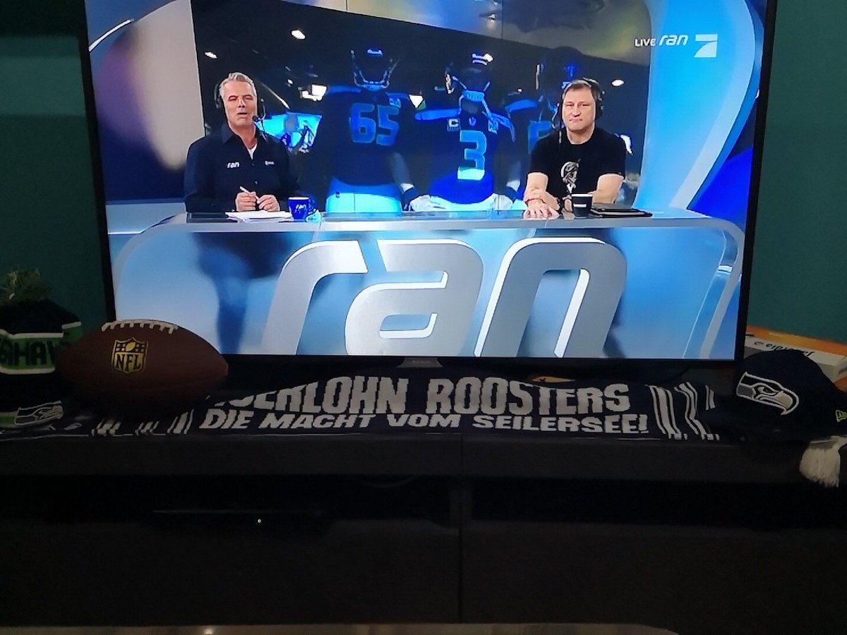 Zwar alleine vorm Fernseher aber dank euch wird es eine geile football Nacht ihr seit die besten #IckeForPresident Go Seahawks 💙💚#ranNFL