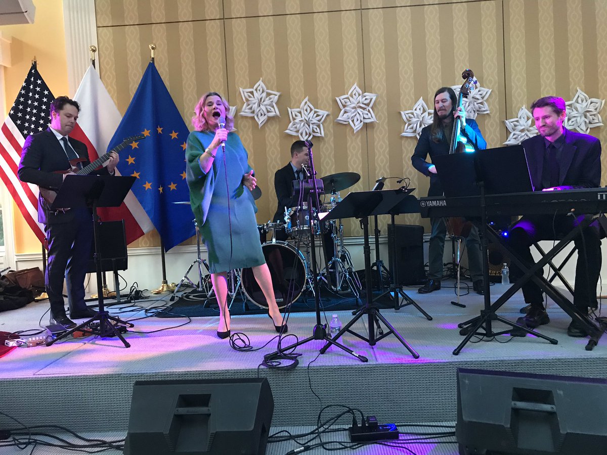 Many thanks to @grazynaauguscik and her great band for a wonderful Christmas carols concert in my residence, organized by the Polish Library in Washington, D.C. Special thanks to @gra_ze @PolishEmbassyUS