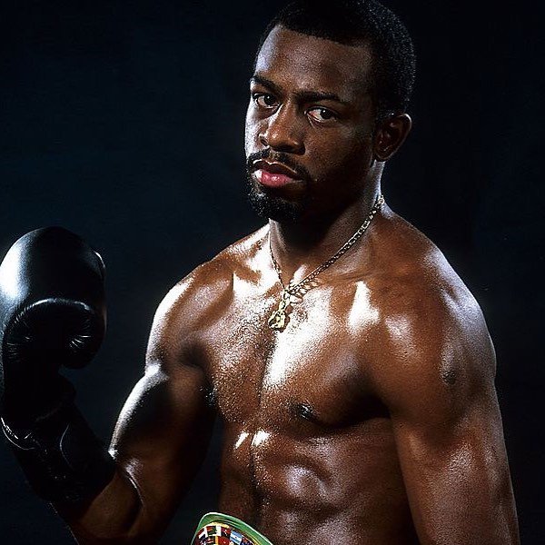 360Promotions has announced that former World Champion Kevin “The Flushing  Flash” Kelley will now be joining @dougiefischer and @therealfightgirl  to call the bouts at #HollywoodFightNights !  
 catch the entire card on our Facebook, YouTube  pages or at 360promotions.us