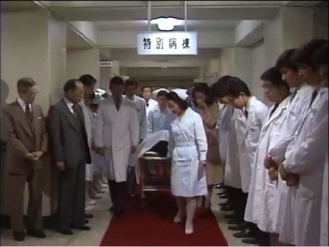 1979年1月6日「白い巨塔」最終回。 最後に財前の遺体がストレッチャー