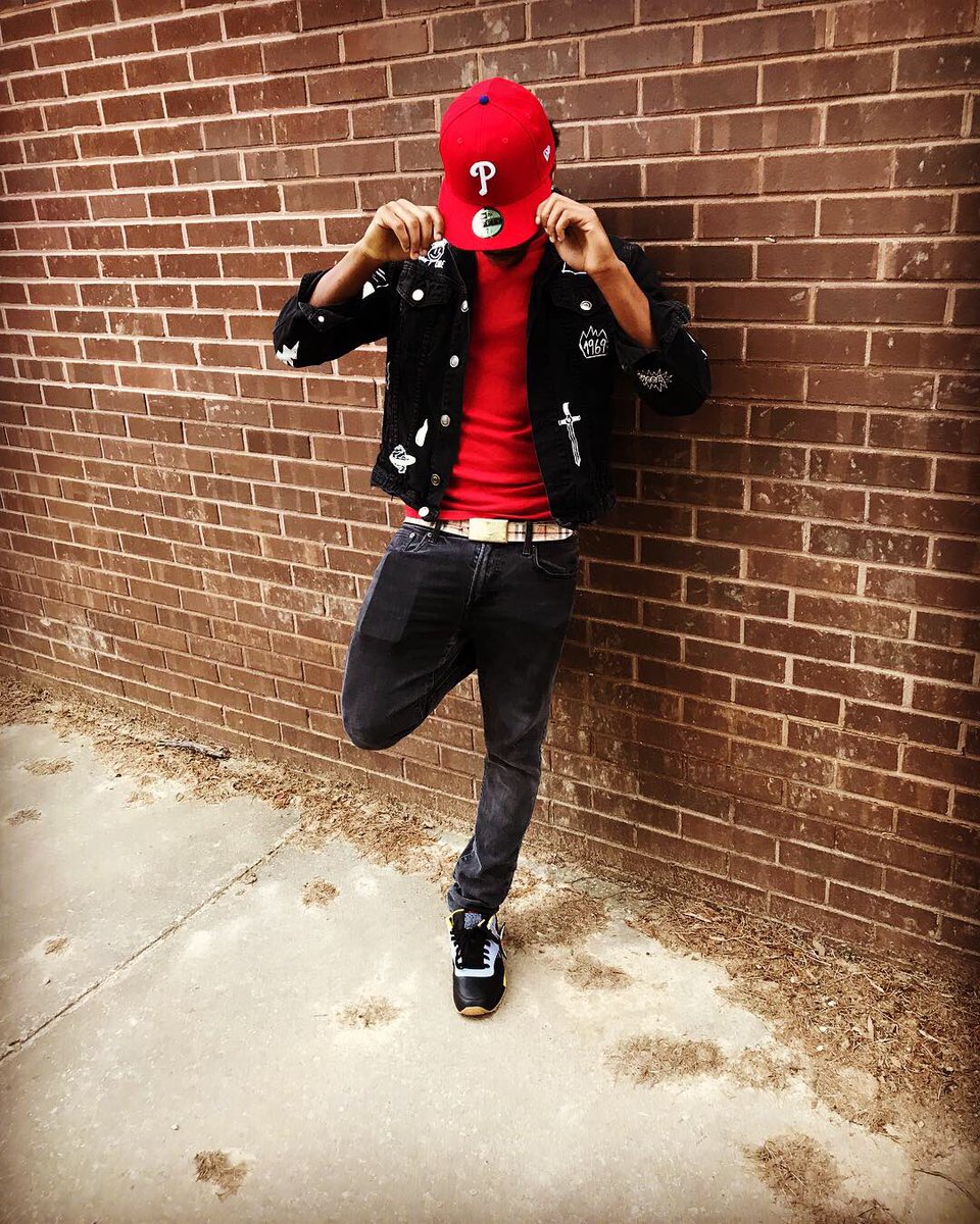 lor_jay234's tweet photo. Dont care what they say im the hardest 🤮🌟 https://t.co/RoOXObxYAW