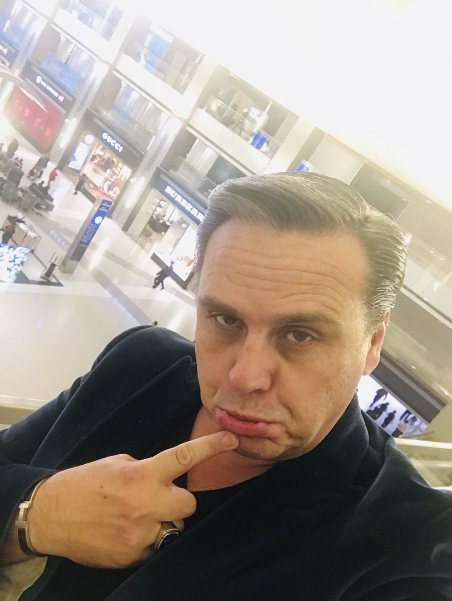 ... and the #USA leg of our holiday is over 😞. Sitting in the @Emirates lounge at LAX waiting to return home to #Melbourne #Australia. 🙂