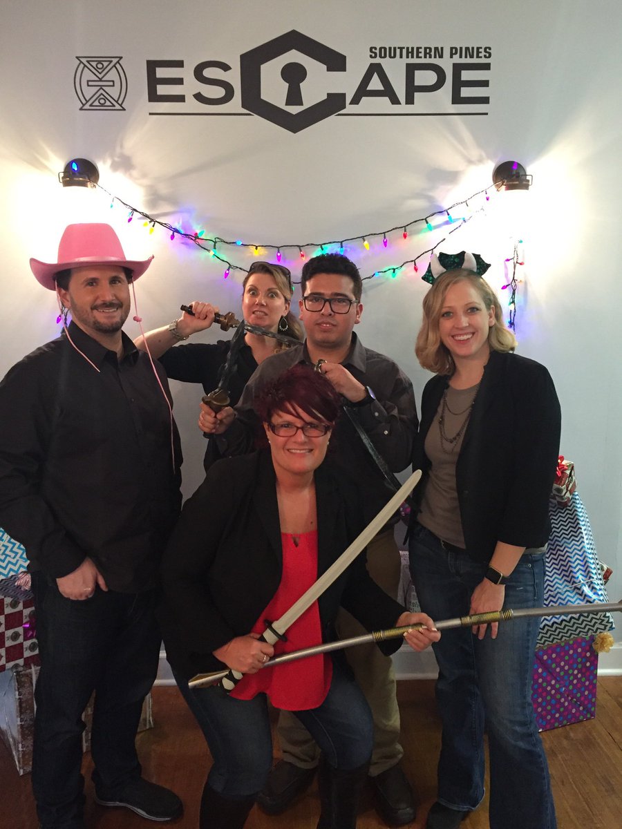 clicksuasion's tweet photo. The 2019 Winter Meeting included team building experiences, such as puzzles and an escape room. Behavioral science suggests that puzzles increase creative thought, imagination and collaboration. #whyweclick https://t.co/CRGMzA9o9U