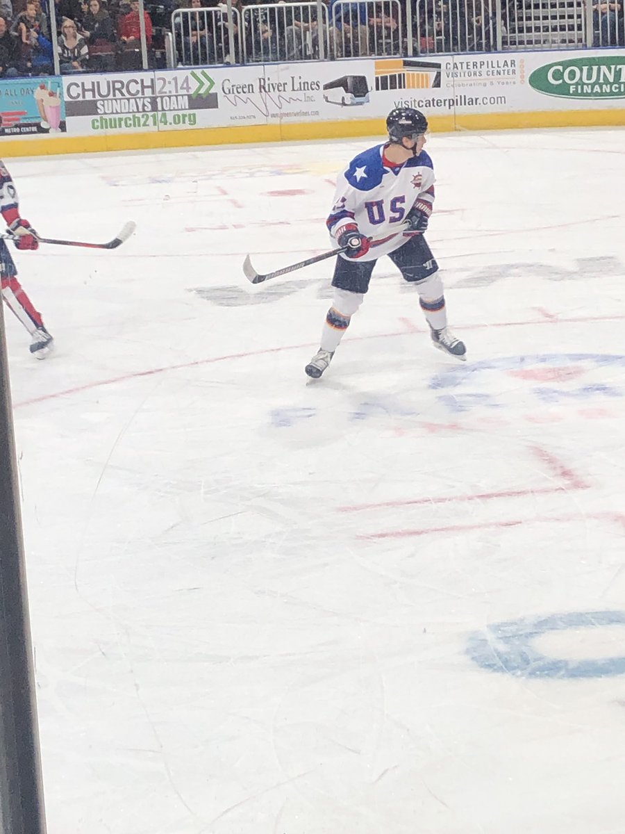 RodMcDonald55's tweet photo. Riverman Hockey in Peoria with Gift of Hope! https://t.co/bK1ANnThQI