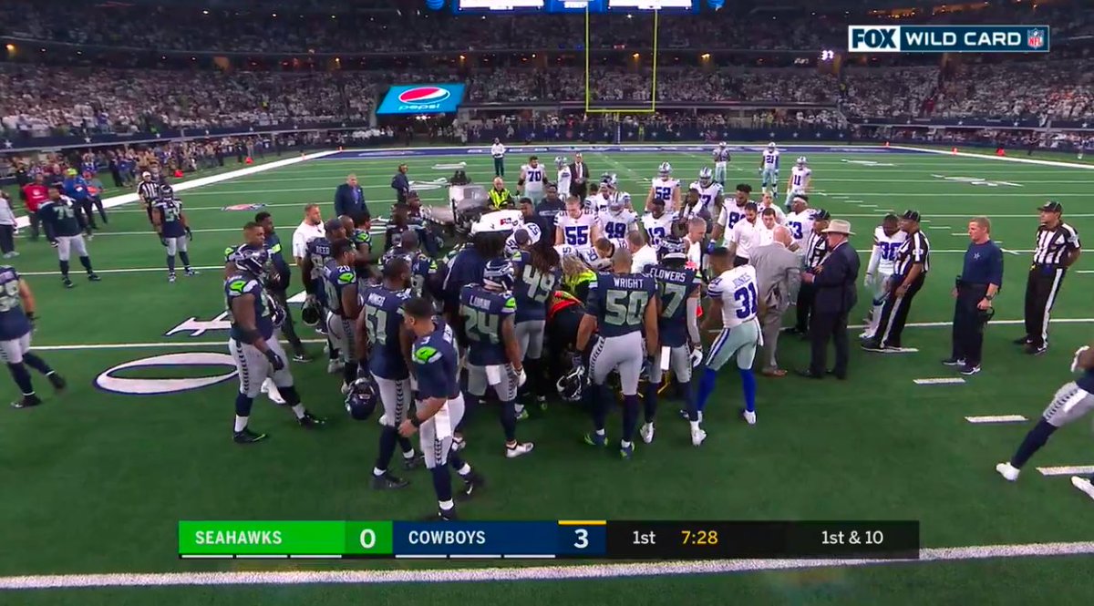 SNFonNBC's tweet photo. All of AT&amp;T Stadium showing support for Allen Hurns while he was being carted off the field with an injury. https://t.co/ihZdflxKUl